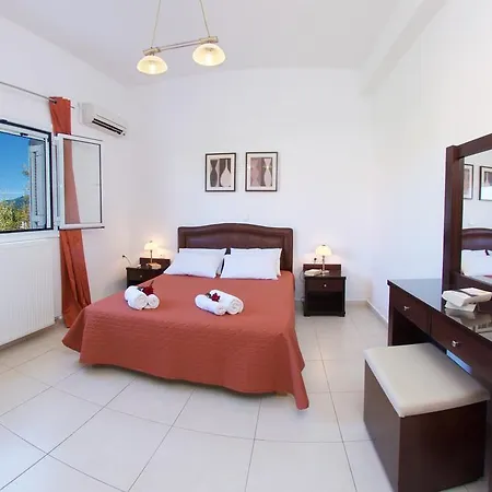 Diamanto Complex Karavomylos