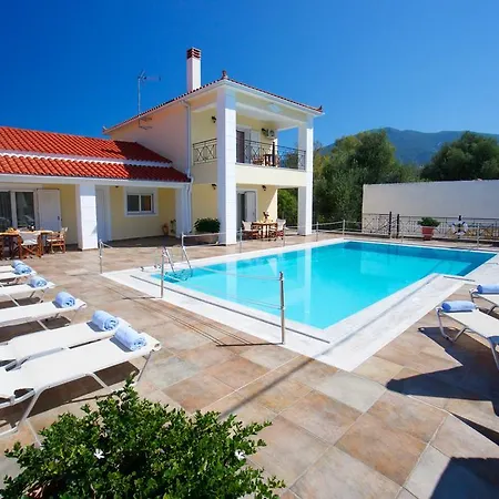 黛尔蒙托复式酒店 凯法米洛斯