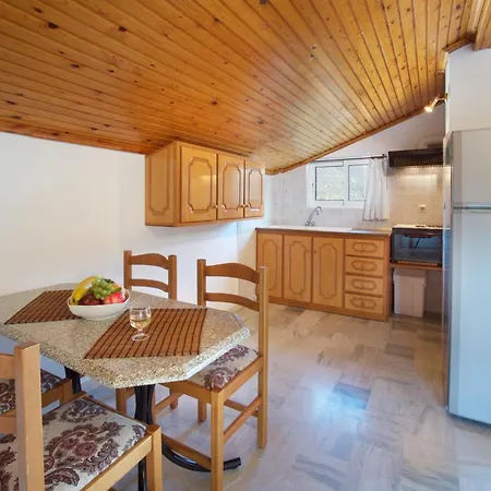 Diamanto Complex Karavomylos